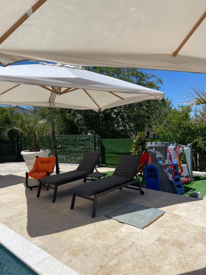 Apartman Sara Bar Bagian luar foto