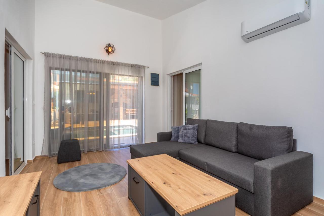 Apartman Sara Bar Bagian luar foto