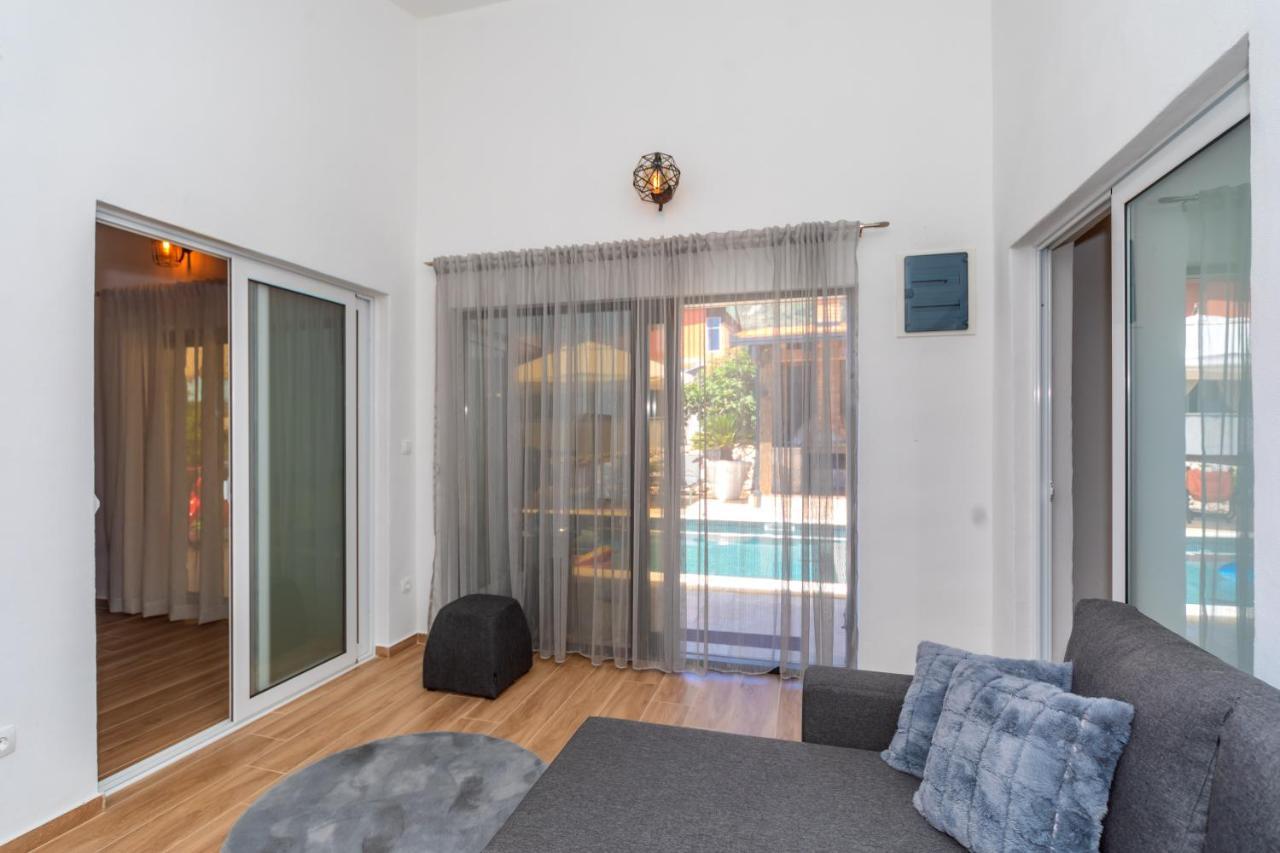 Apartman Sara Bar Bagian luar foto
