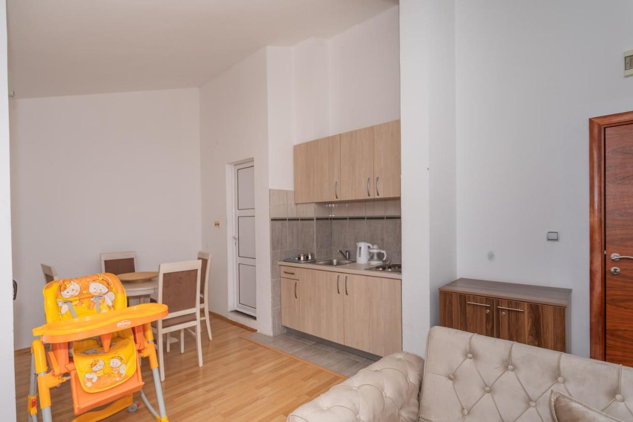 Apartman Sara Bar Bagian luar foto