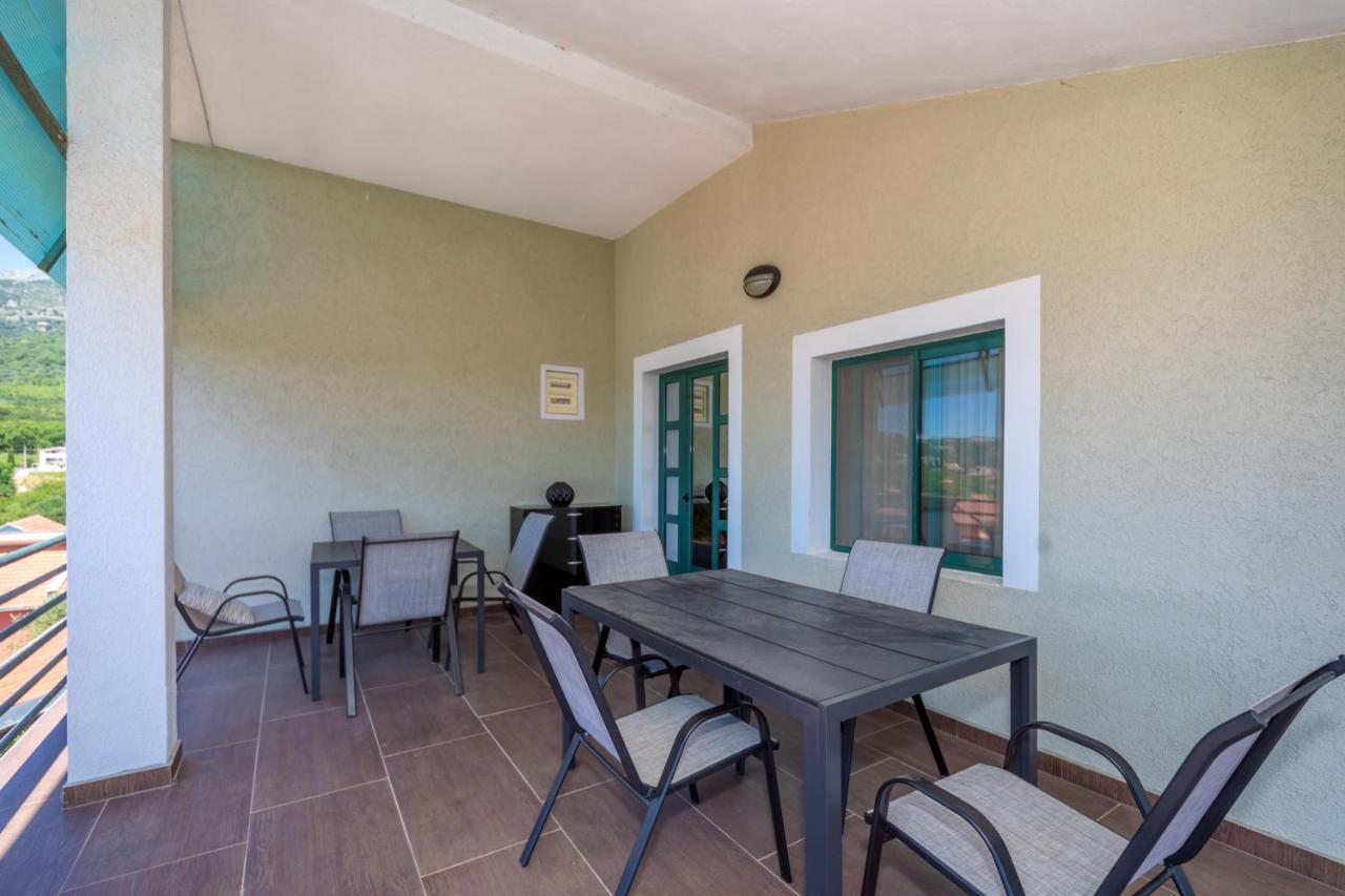 Apartman Sara Bar Bagian luar foto