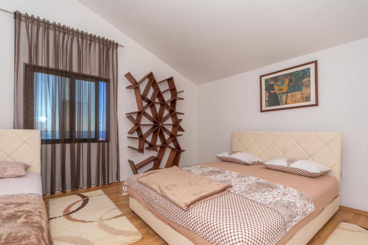 Apartman Sara Bar Bagian luar foto