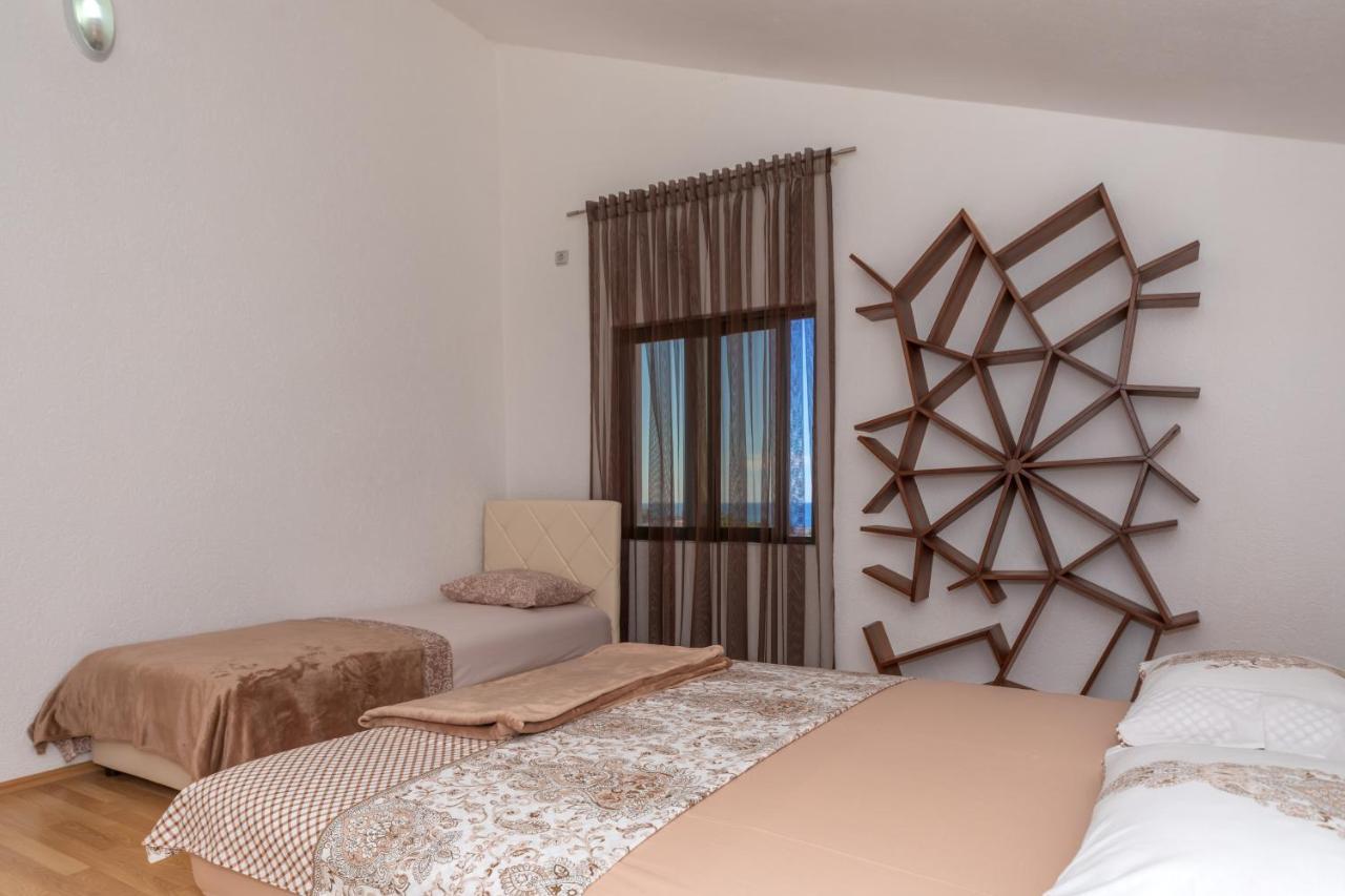 Apartman Sara Bar Bagian luar foto