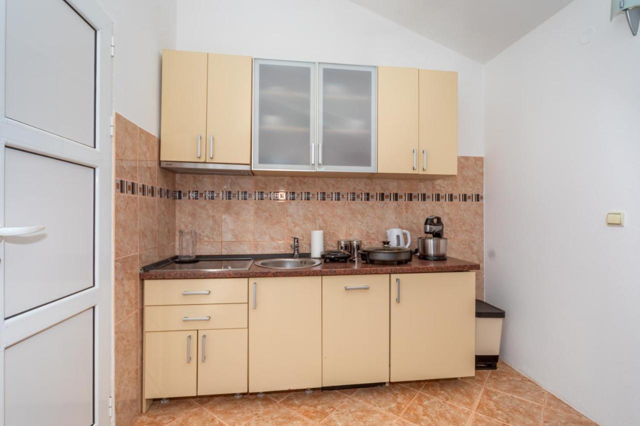 Apartman Sara Bar Bagian luar foto