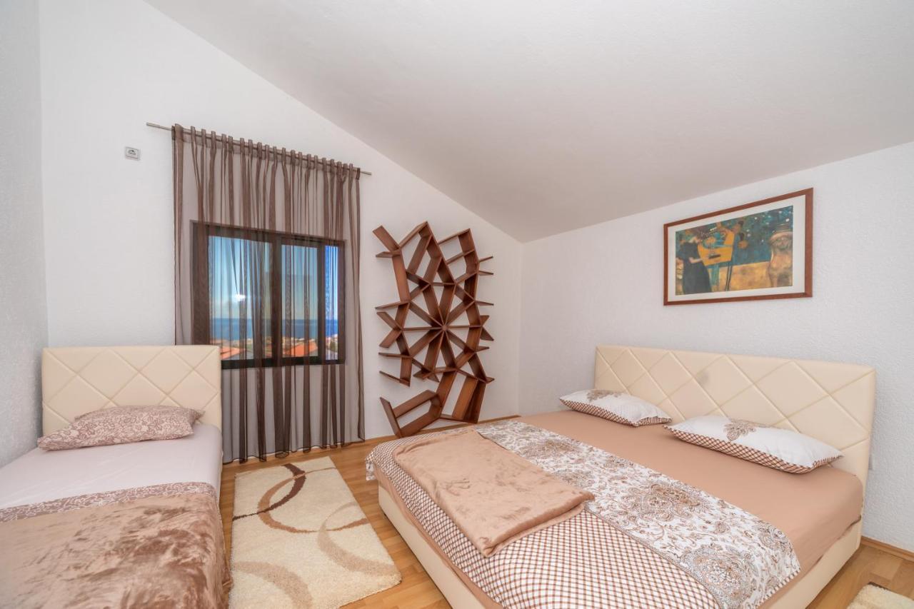 Apartman Sara Bar Bagian luar foto