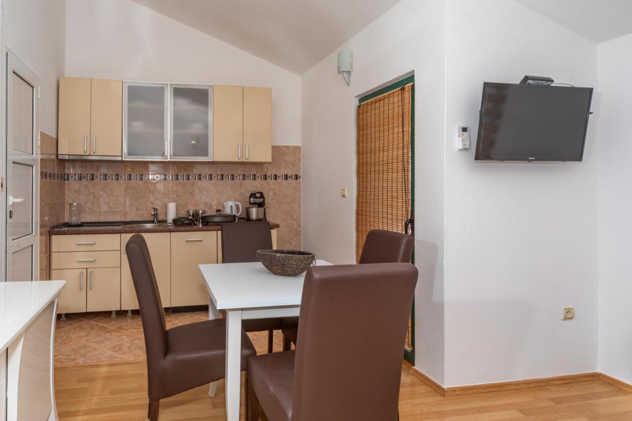 Apartman Sara Bar Bagian luar foto